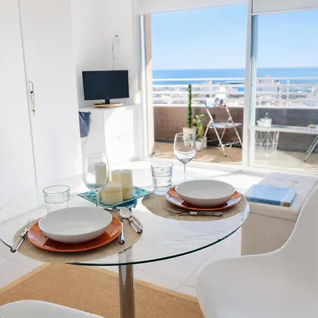 Sea View Studio Central Alicante דירה
