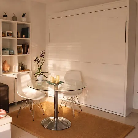 Апартаменты 12th Floor Sea View -central *