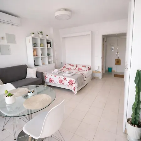 شقة 12th Floor Sea View -central *